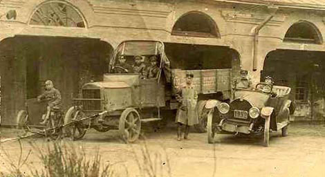 Автомобили курсов командиров.